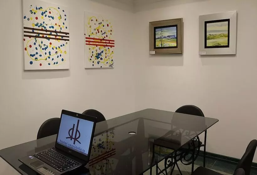 בית מלון כפרי Republica