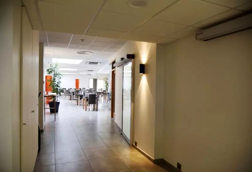 호텔 Logis Restaurant & Hôtel à La 12