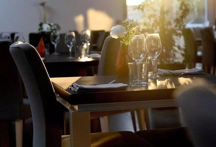 호텔 Logis Restaurant & Hôtel à La 12