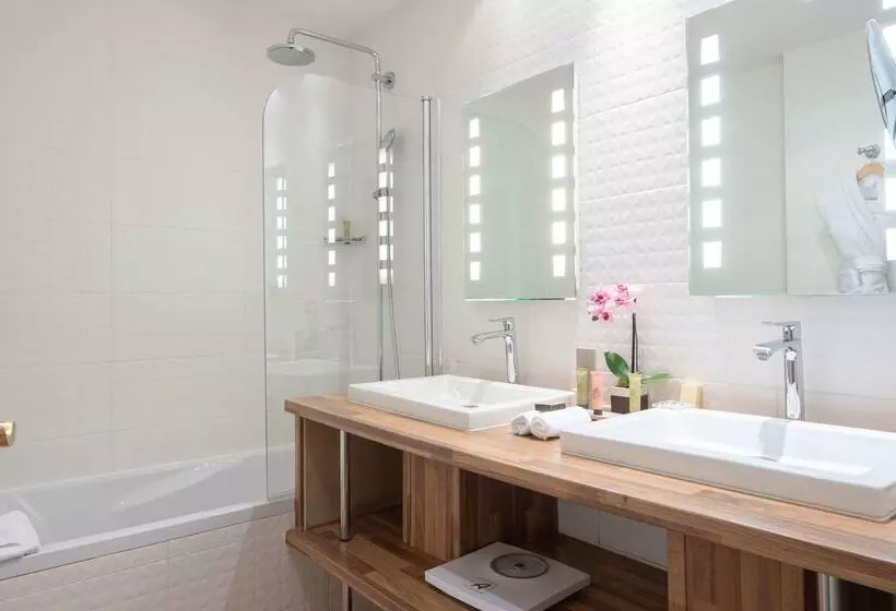 Bradford Elysees  Astotel