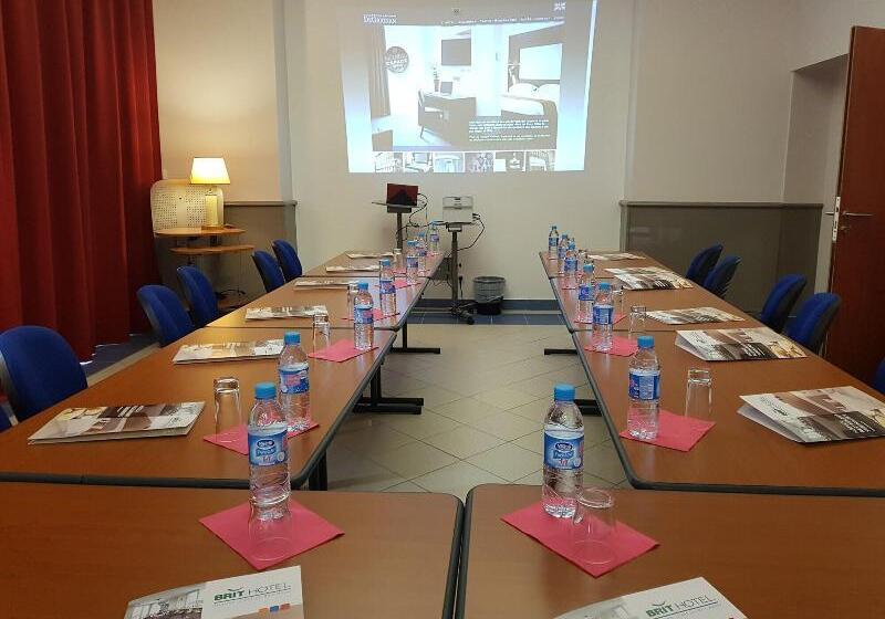 Brit Hotel De Grignan Vichy