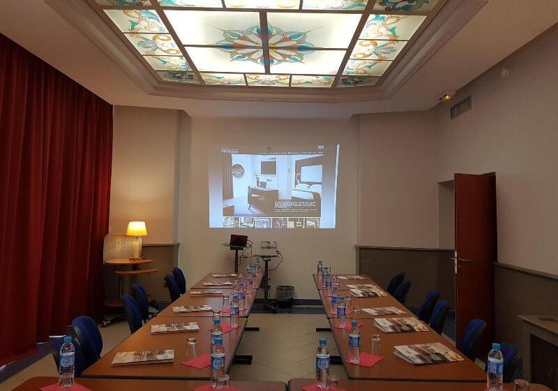 Brit Hotel De Grignan Vichy