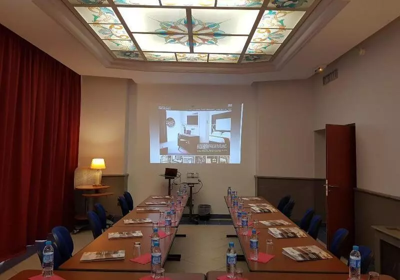 Brit Hotel De Grignan Vichy