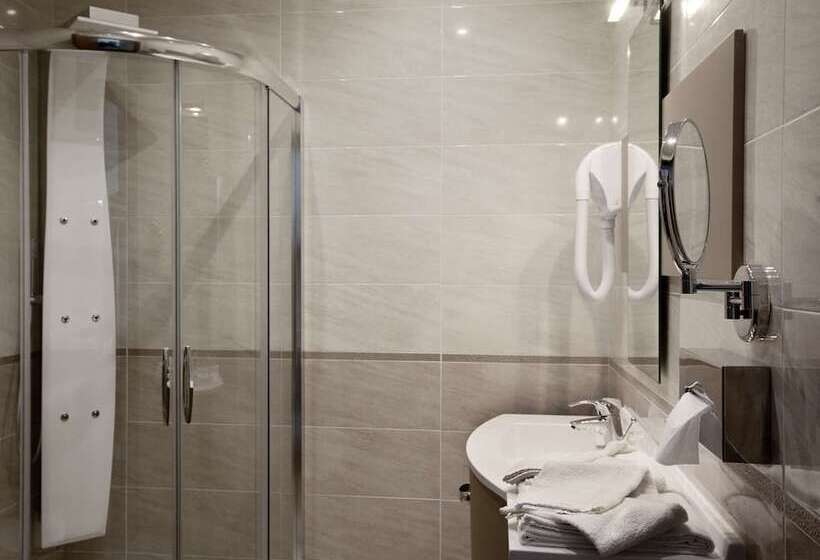 Brit Hotel De Grignan Vichy