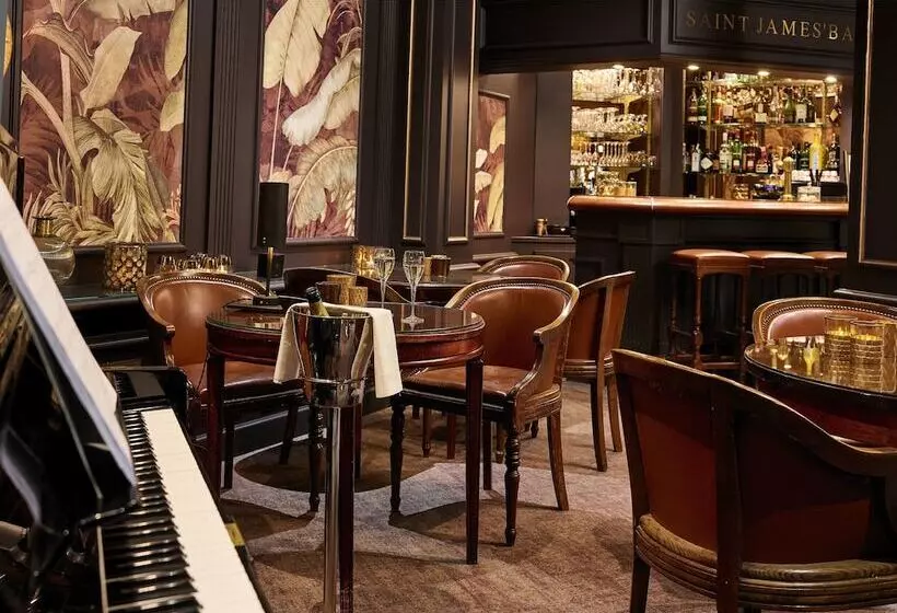 בית מלון כפרי Carlton