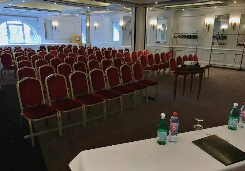 בית מלון כפרי Carlton