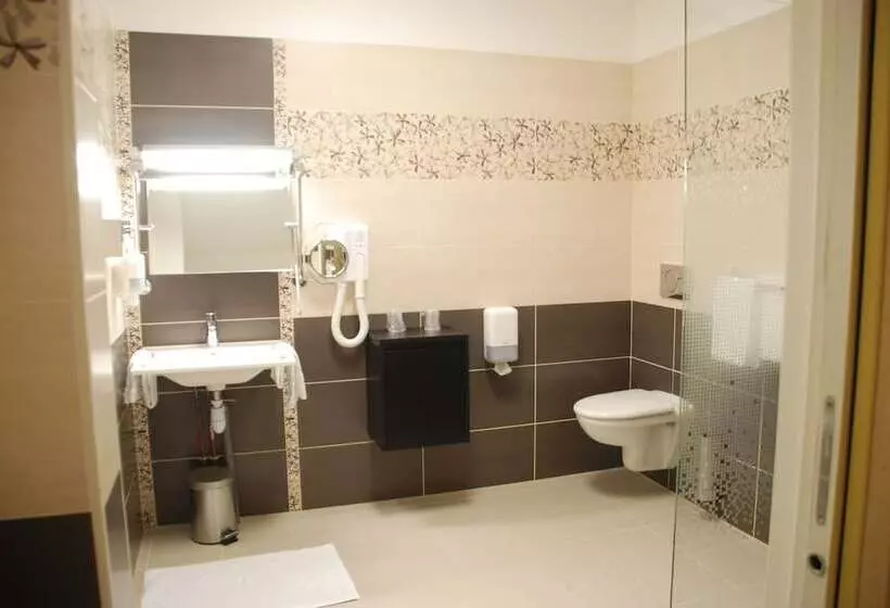 هتل The Originals City, Hôtel Cathédrale, Lisieux