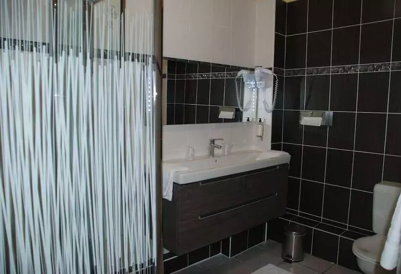 هتل The Originals City, Hôtel Cathédrale, Lisieux