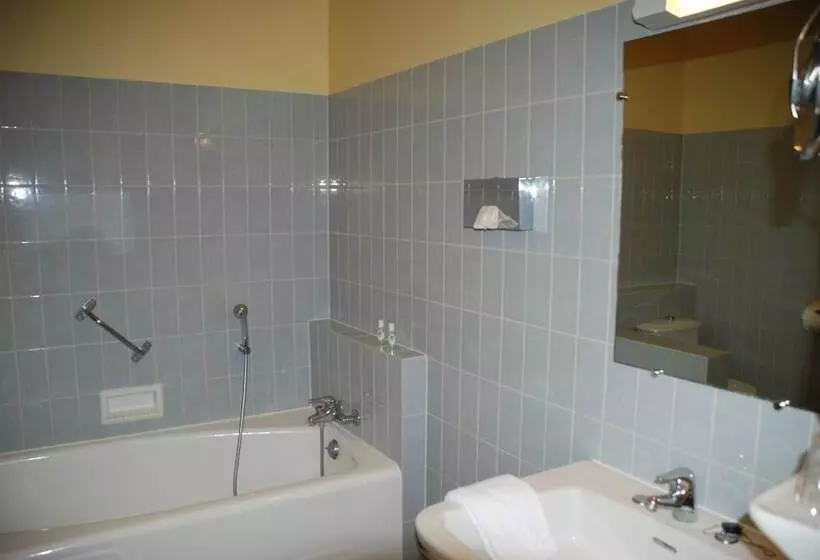 هتل The Originals City, Hôtel Cathédrale, Lisieux