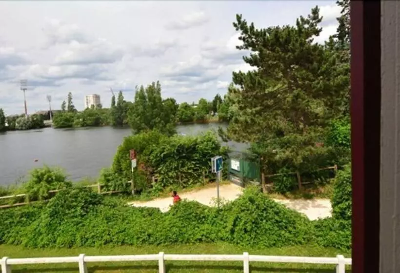 호텔 Logis Hôtel Des Lacs Paris Sud