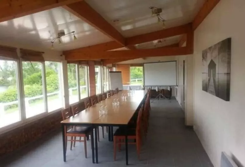 호텔 Logis Hôtel Des Lacs Paris Sud