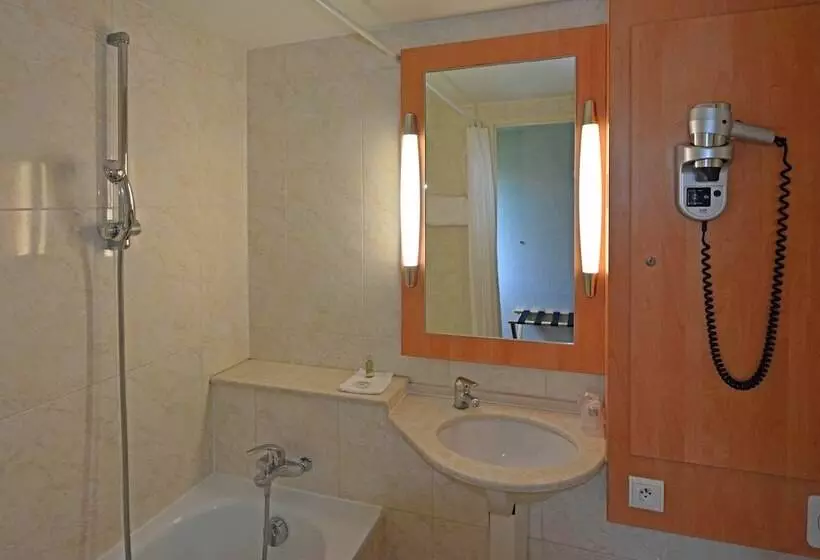 호텔 Logis Hôtel Des Lacs Paris Sud