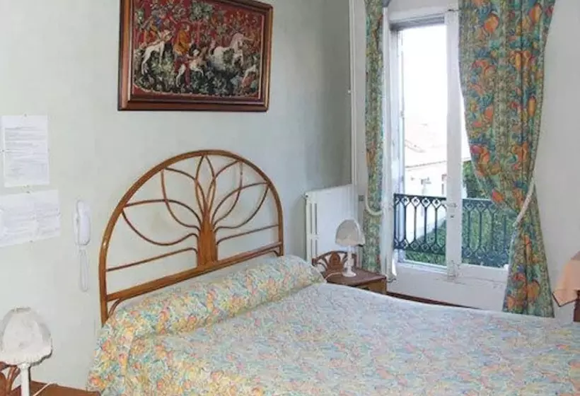 Отель Hôtel De France