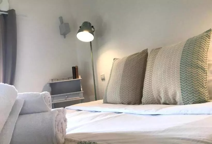 Отель Hostellerie Des Bichonnieres