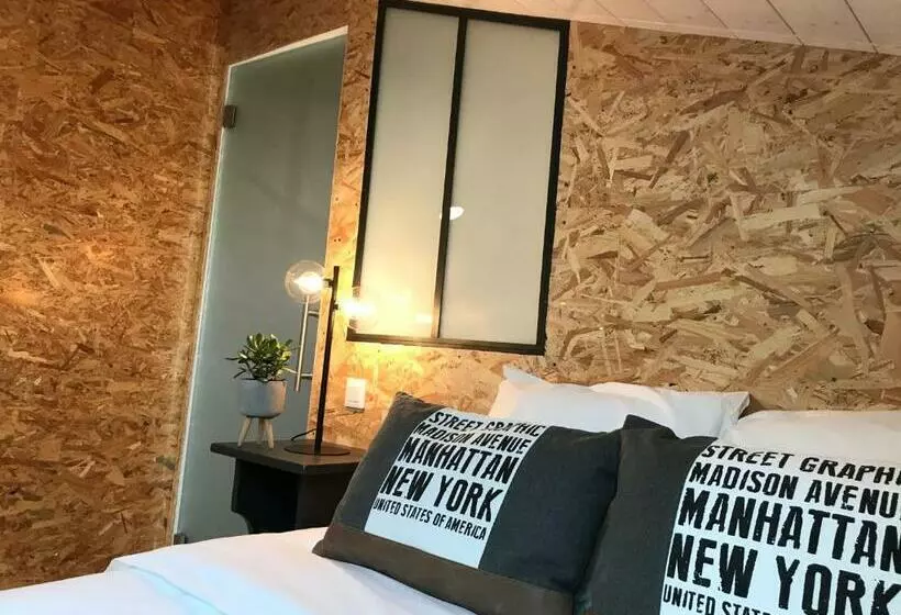 Отель Hostellerie Des Bichonnieres