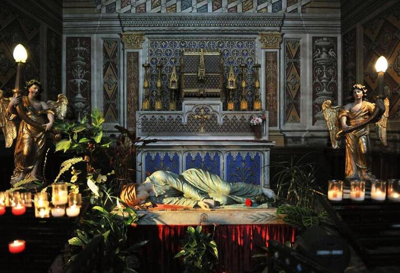 هتل Hostellerie Du Grand Saint Antoine