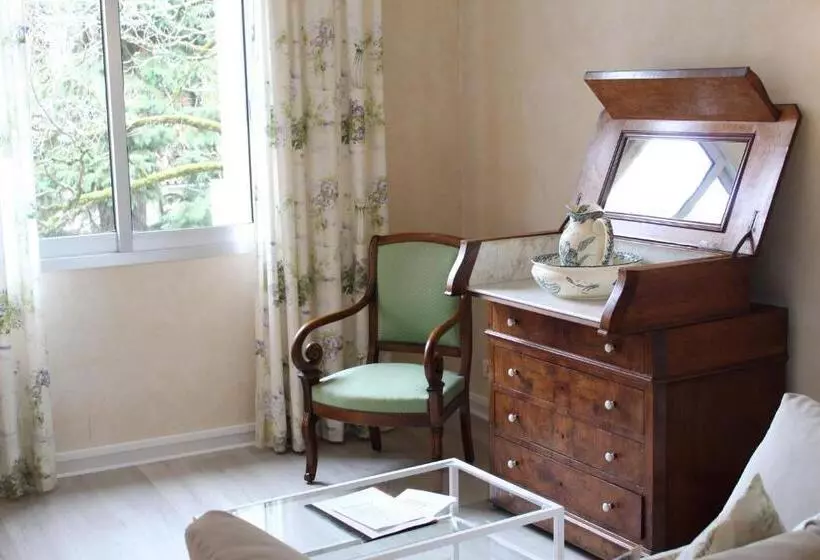 Отель Hostellerie Du Grand Saint Antoine