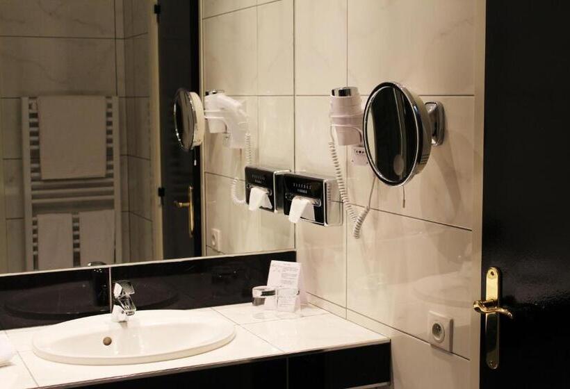 هتل Hostellerie Du Grand Saint Antoine