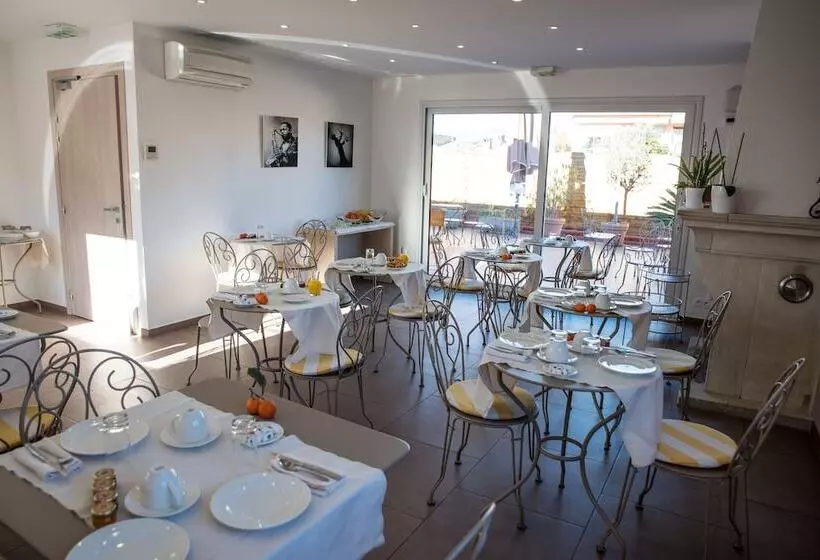 Отель Hôtel Casabella