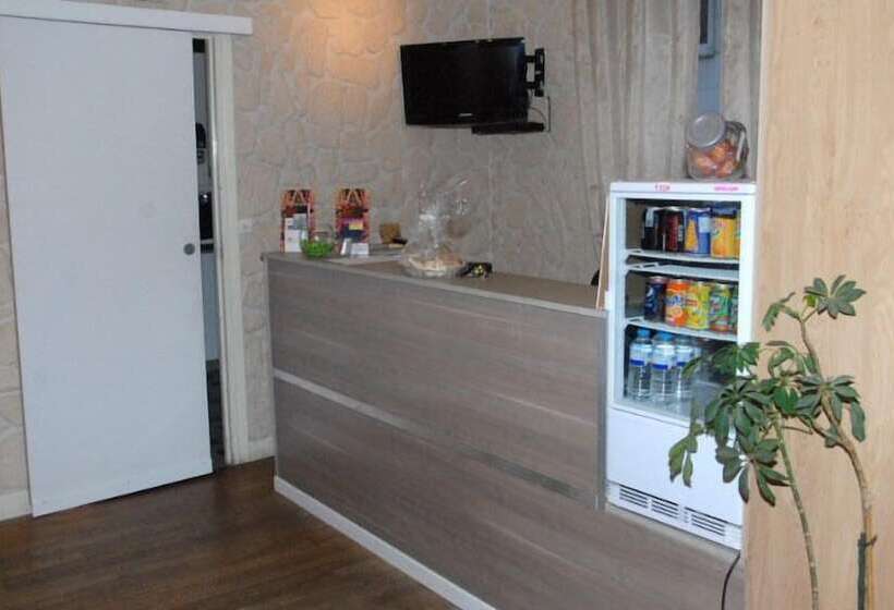 فندق Hôtel Des Arcades