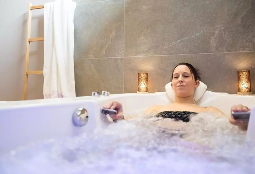 Отель Hôtel Du Bollenberg   Restaurant Côté Plaine   Spa De La Colline