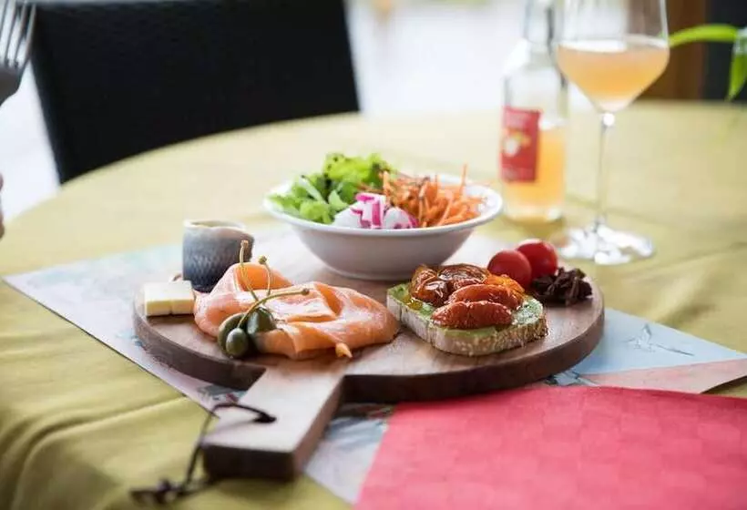 Отель Hôtel Du Bollenberg   Restaurant Côté Plaine   Spa De La Colline