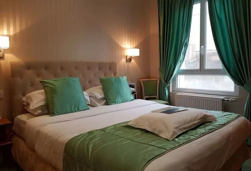 هتل Kyriad Saumur Hyper Centre Hôtel Appartements Et Spa Soins Sothys Paris