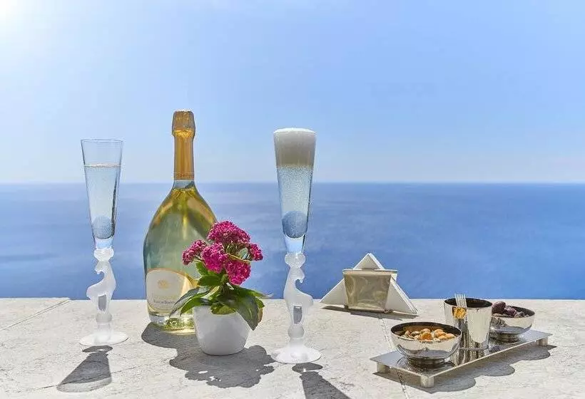 Отель La Chevre D Or