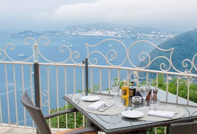 Отель La Chevre D Or