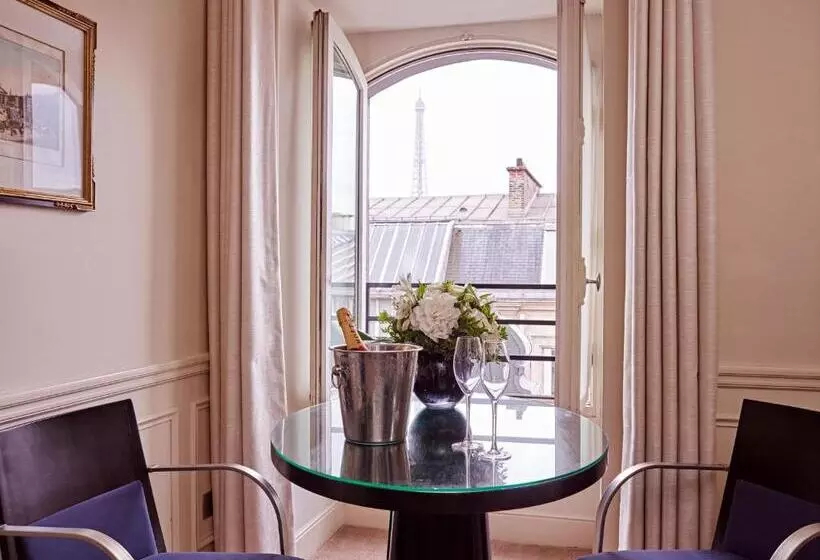 ホテル La Tremoille Paris