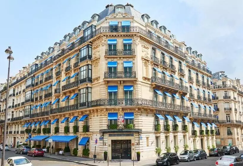 ホテル La Tremoille Paris