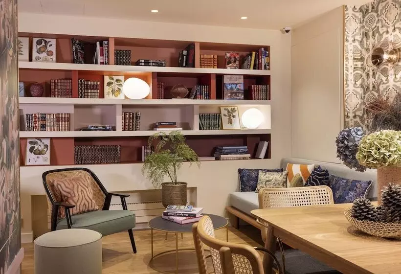 هتل Hôtel Jardin De Cluny