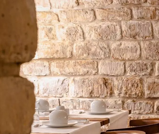 هتل Hôtel Jardin De Cluny