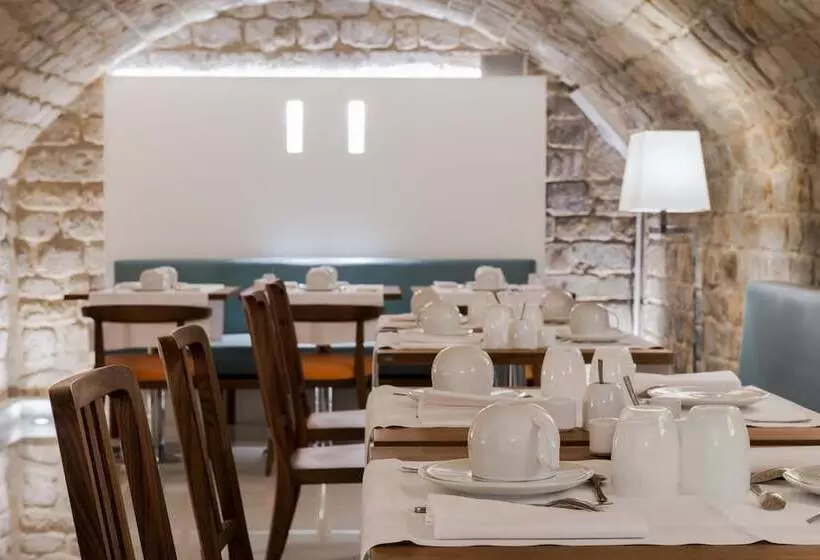 هتل Hôtel Jardin De Cluny