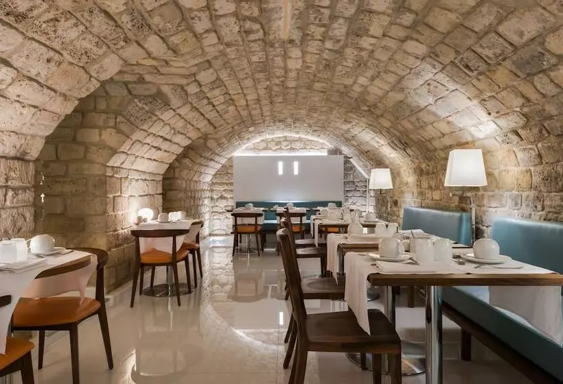 هتل Hôtel Jardin De Cluny