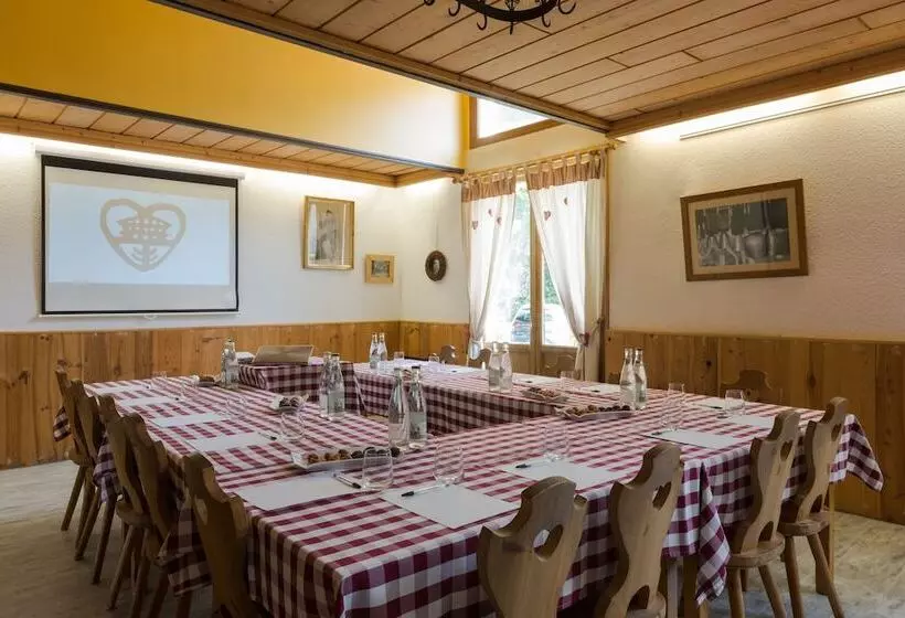 酒店 The Originals Annemasse Sud   Porte De Genève