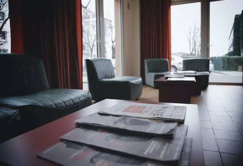 La Roseraie  Hotel & Restaurant