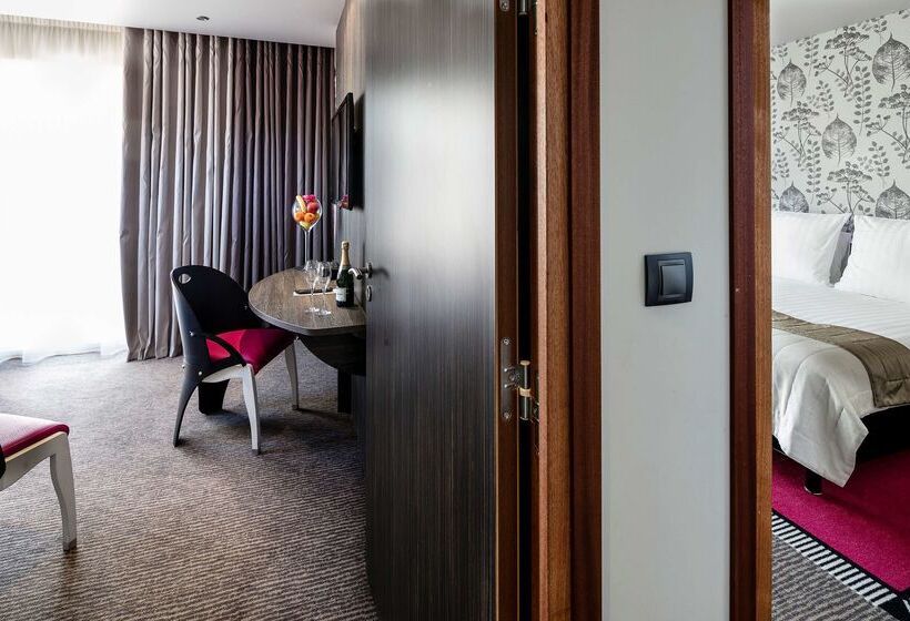 فندق Best Western Premier Le Patio Des Artistes Wellness Jacuzzi