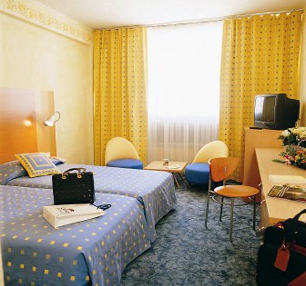 فندق Best Western Premier Le Patio Des Artistes Wellness Jacuzzi