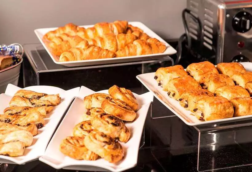 Отель Hôtel Inn Design Paris Saint Quentin