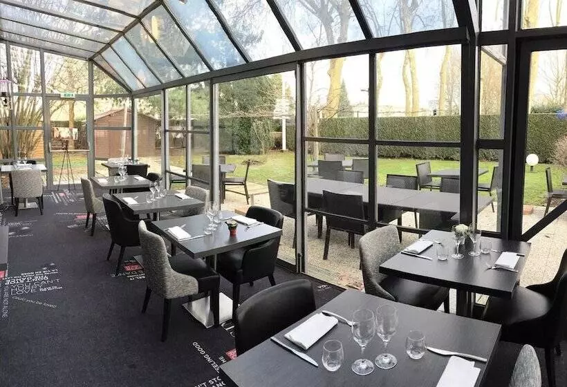 Отель Hôtel Inn Design Paris Saint Quentin