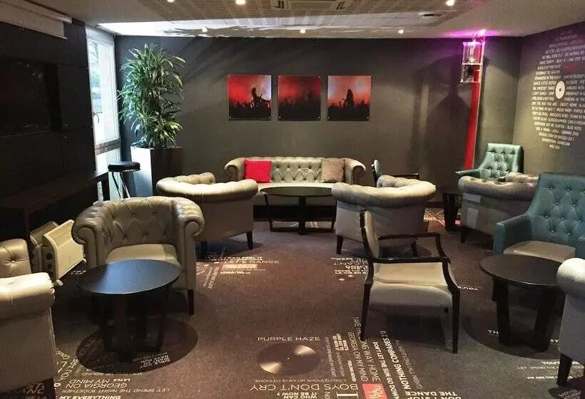 Отель Hôtel Inn Design Paris Saint Quentin