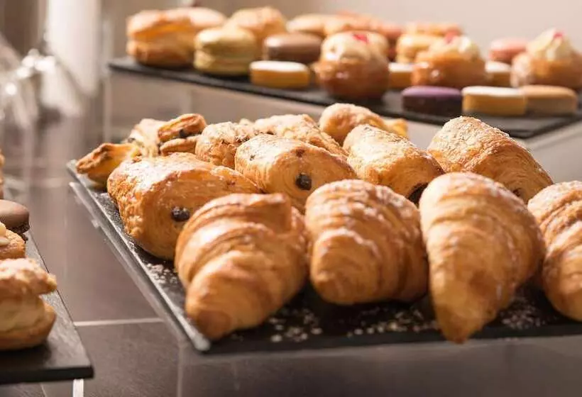 Отель Hôtel Inn Design Paris Saint Quentin