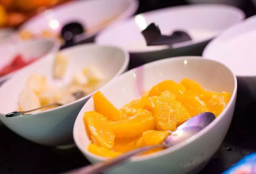 Отель Campanile Agen