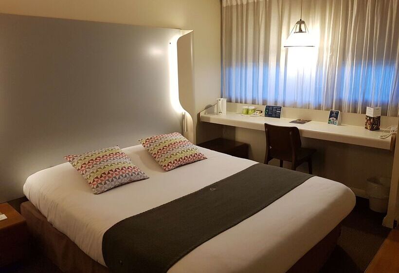 Campanile Hotel Chantilly