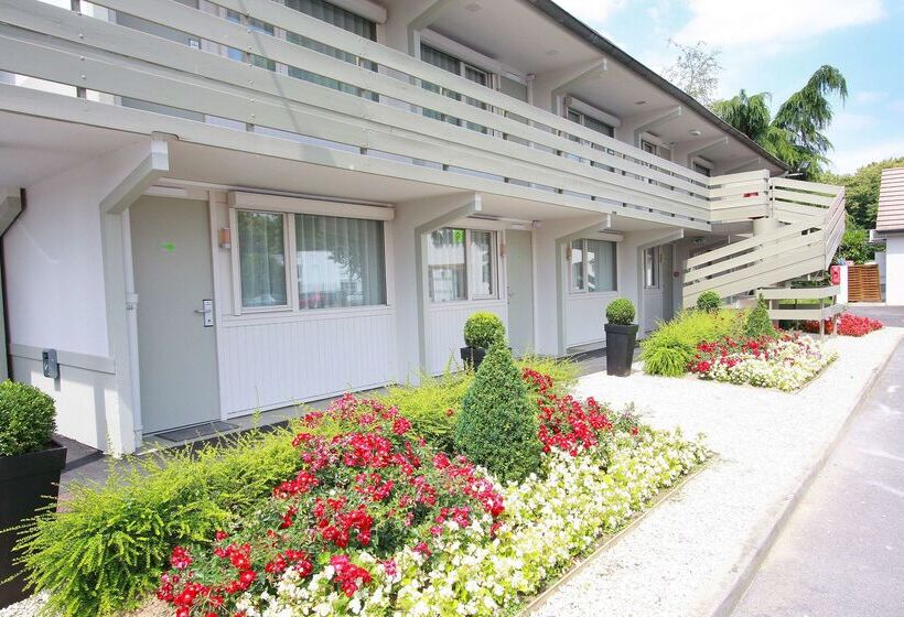 Campanile Hotel Chantilly