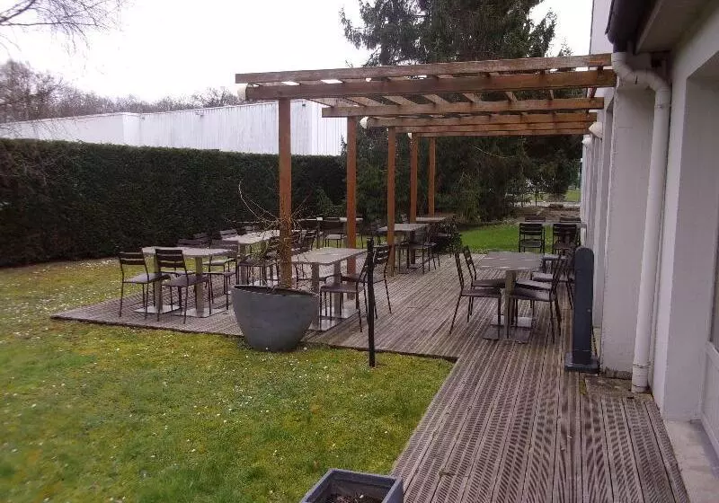 Campanile Hotel Chantilly