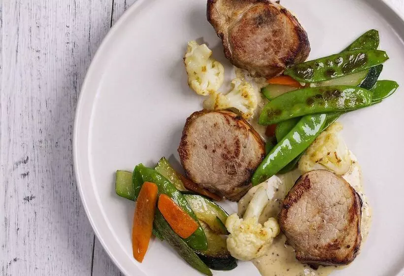 Отель Campanile Clermont Ferrand Le Brezet