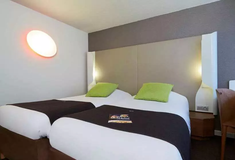 Отель Campanile Clermont Ferrand Le Brezet