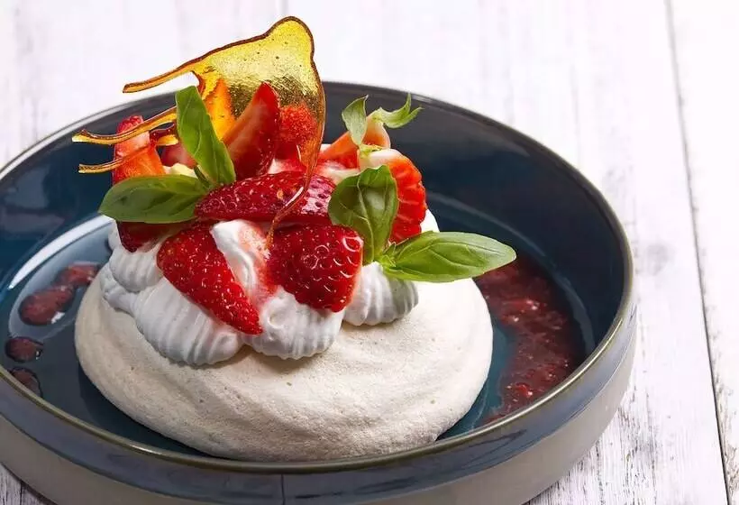 Отель Campanile Clermont Ferrand Le Brezet